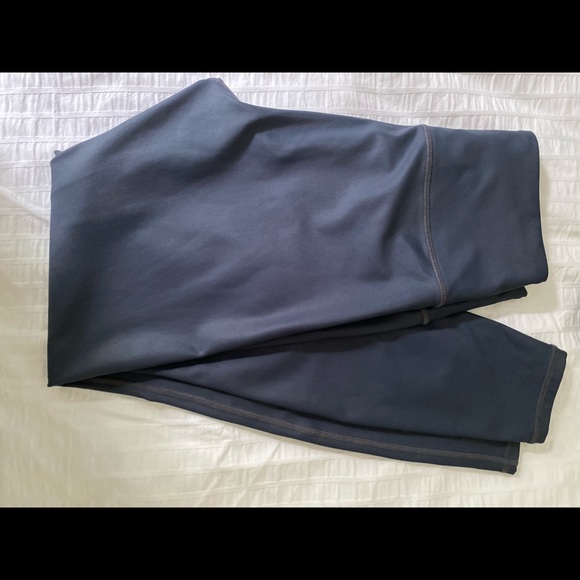 Athleta leggings. Never worn - Picture 2 of 3